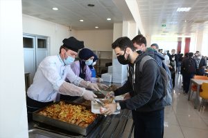 KTÜ’de öğrenciler bir öğün yemeğe 4 lira ödüyor