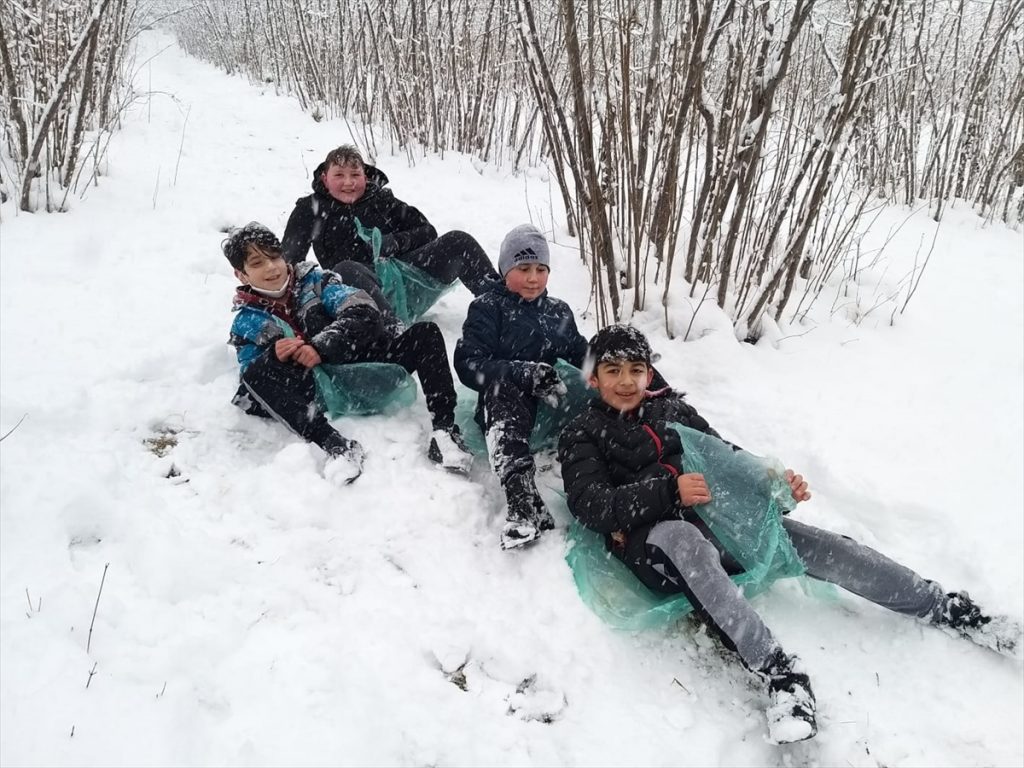 Trabzon’un yüksek kesimlerinde yağış devam ediyor