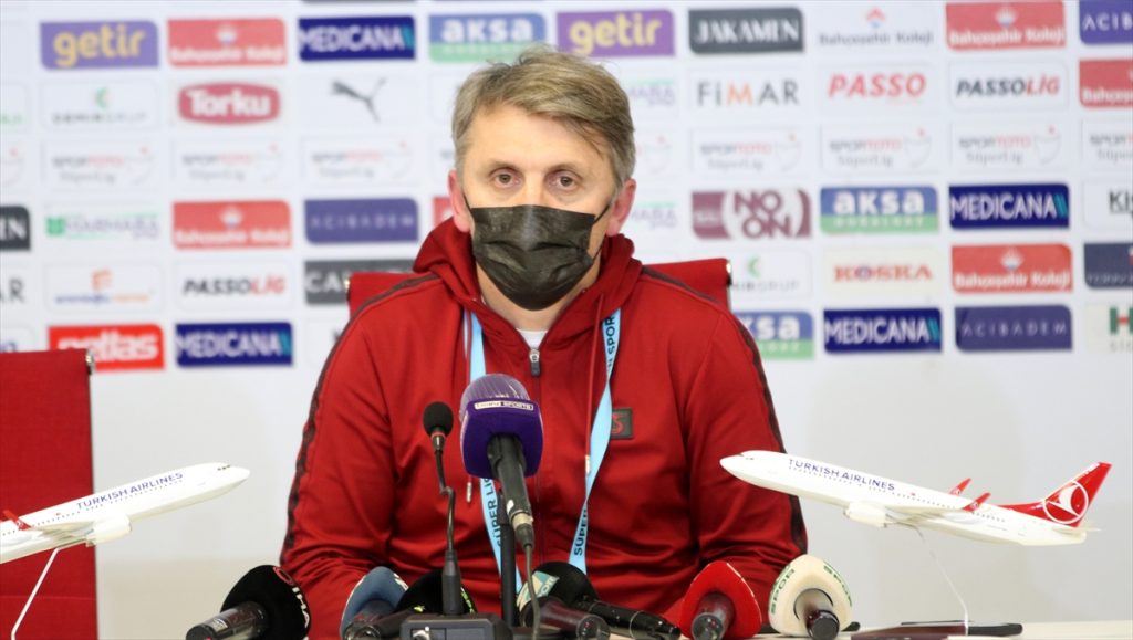 “İlk yarı amaçsız bir pas oyunu oynadık”