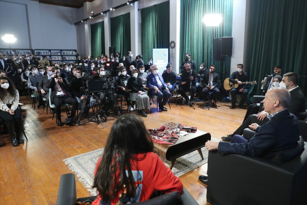 Cumhurbaşkanı Erdoğan, Trabzon’da gençlerle buluştu