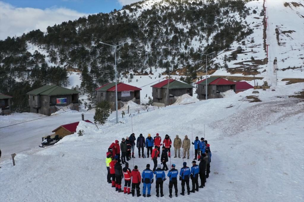 Zigana Dağı’nda çığda arama kurtarma tatbikatı yapıldı
