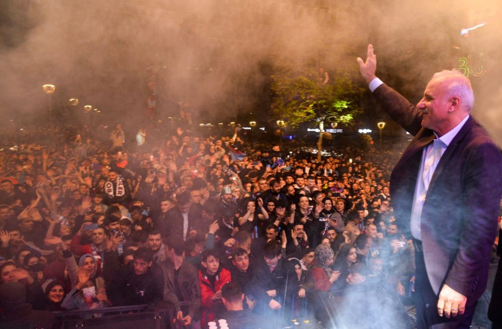 BAŞKAN ZORLUOĞLU’NDAN TARAFTARA TEŞEKKÜR