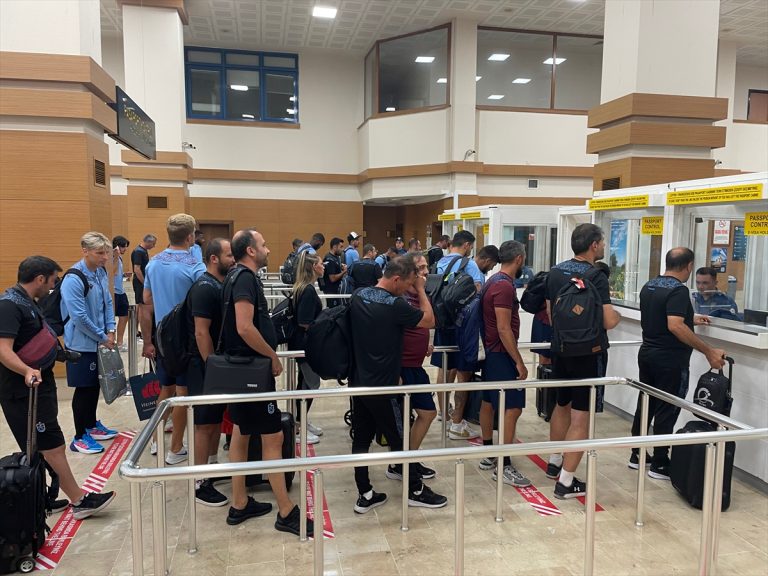 Trabzonspor, yurt dışı kampını tamamlayarak kente döndü