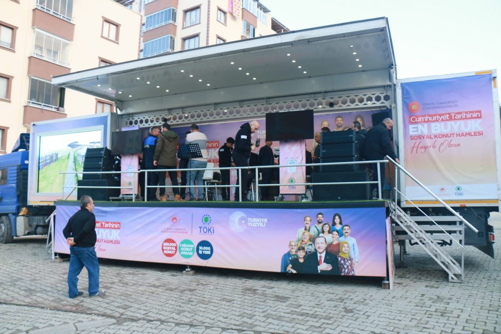 TOKİ tanıtım tırı Arsin’de