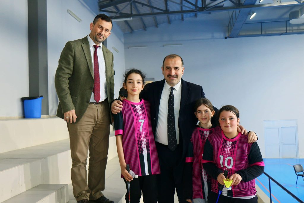 Başkan Gürsoy’dan başarılı öğrencimize anlamlı hediye