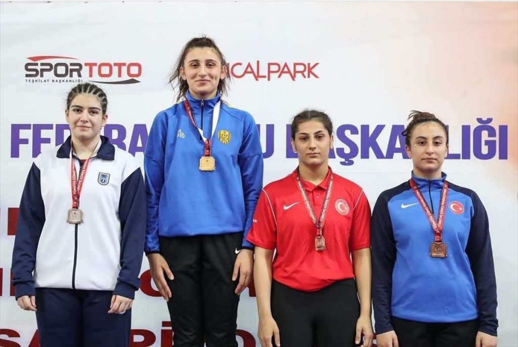 Trabzon TOHM’un güreşçileri şampiyonada başarı elde etti