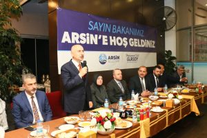 Ulaştırma ve Altyapı Bakanı Adil Karaismailoğlu   iftar programına katıldı
