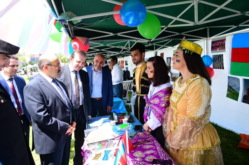 Vali İsmail Ustaoğlu, öğrencilerle bir araya geldi