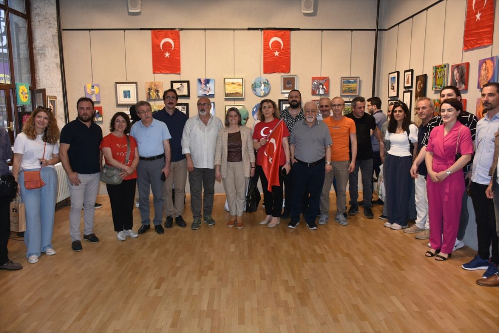 Trabzon’da 2022-2023 sanat sezonu “Küçük İşler” sergisiyle sona erdi