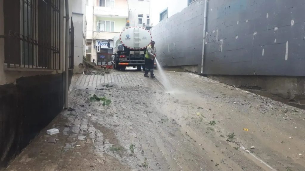 Arsin’de temizlik işleri