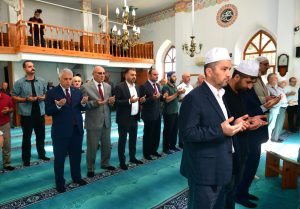 Vali Aziz Yıldırım, Ahilik Haftası Kutlamaları kapsamında düzenlenen Mevlid-i Şerif programına katıldı