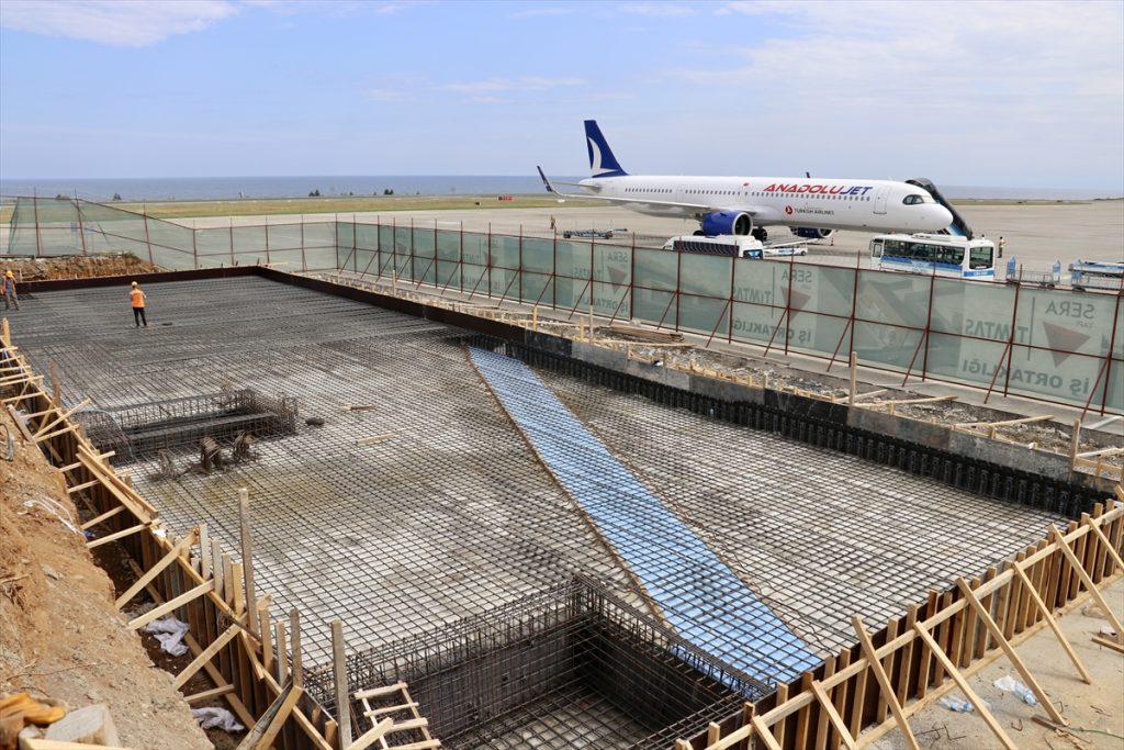 Ulaştırma ve Altyapı Bakanı Uraloğlu, Trabzon Havalimanı’ndaki çalışmaları değerlendirdi