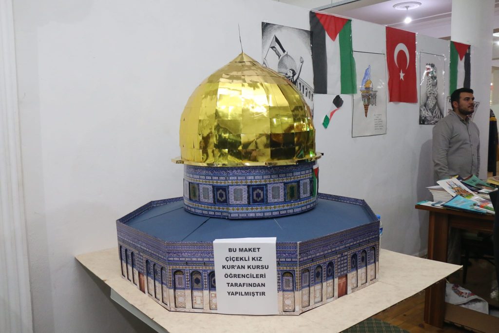 Arsin Filistinli kardeşlerine destek olmaya devam ediyor