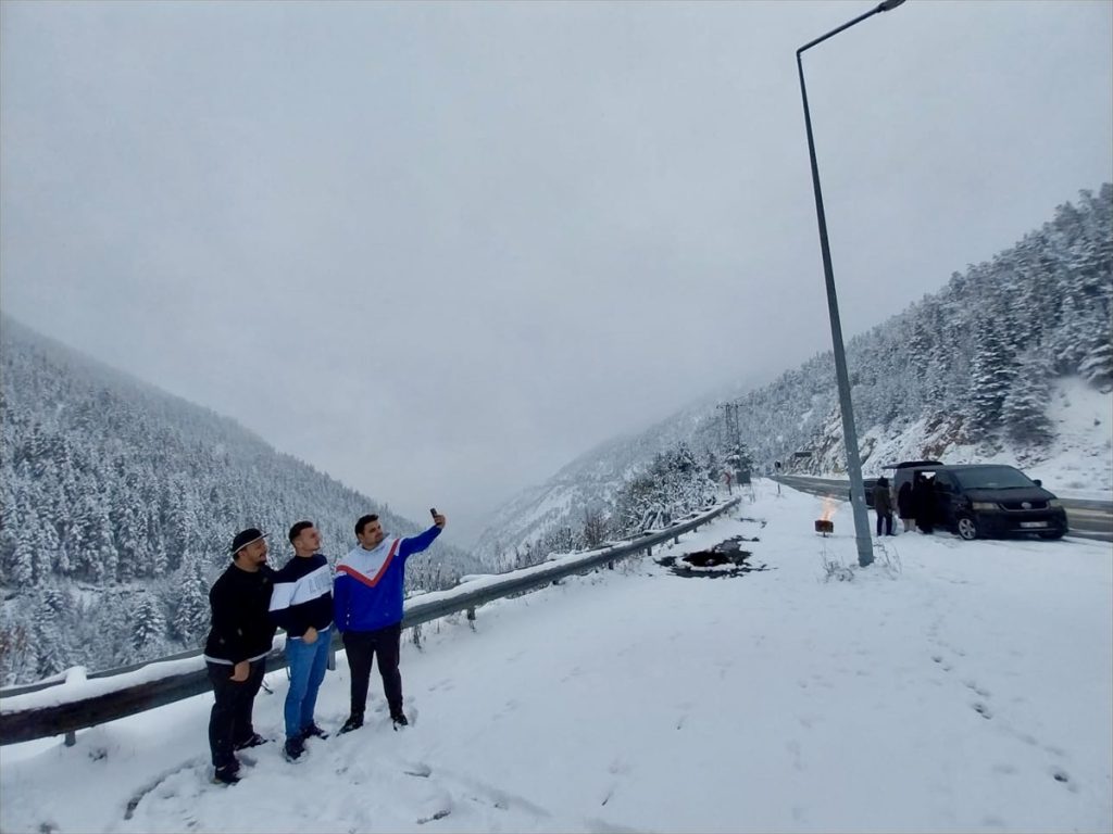 Zigana’da kar etkili oldu