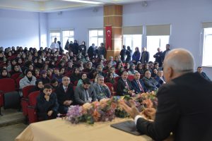 Başkan Zorluoğlu gençlerle tecrübelerini paylaştı