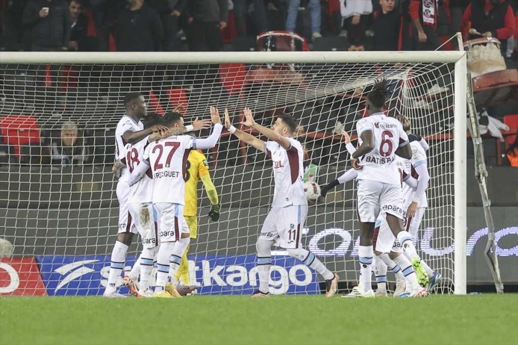 Trabzonspor deplasmanda Gaziantep FK’yi 3-1 yendi