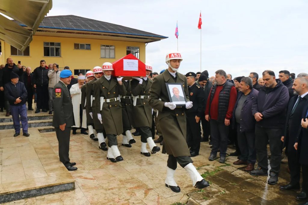 Arsin, Gazisine veda etti