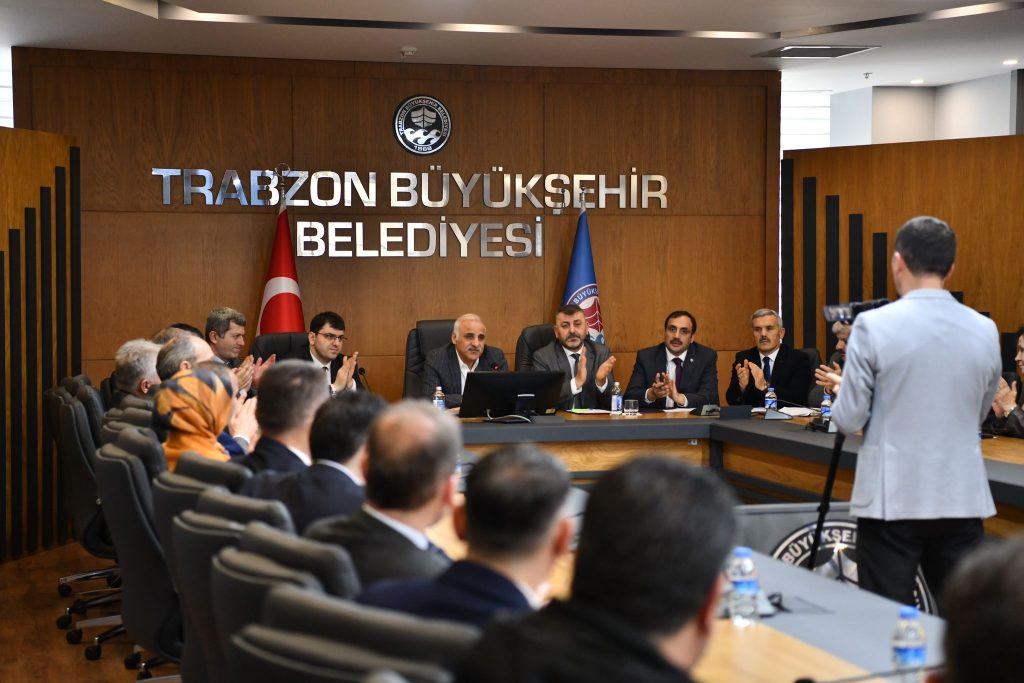 BAŞKAN ZORLUOĞLU’NDAN İŞÇİLERE EK ZAM MÜJDESİ