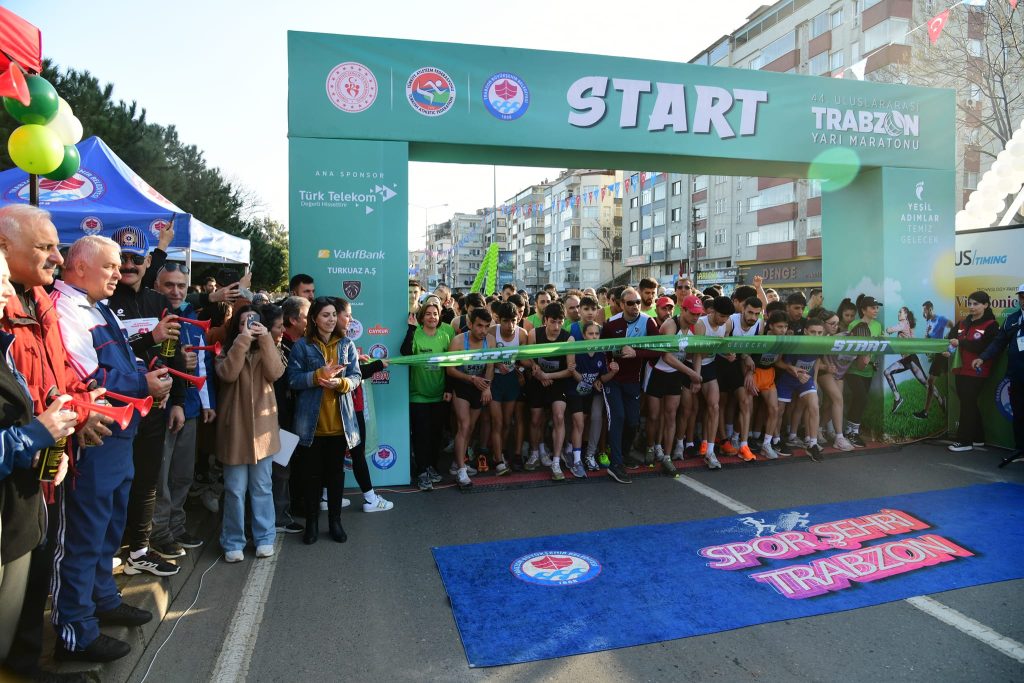 Uluslararası Trabzon Yarı Maratonu ve Halk Koşusu Gerçekleştirildi