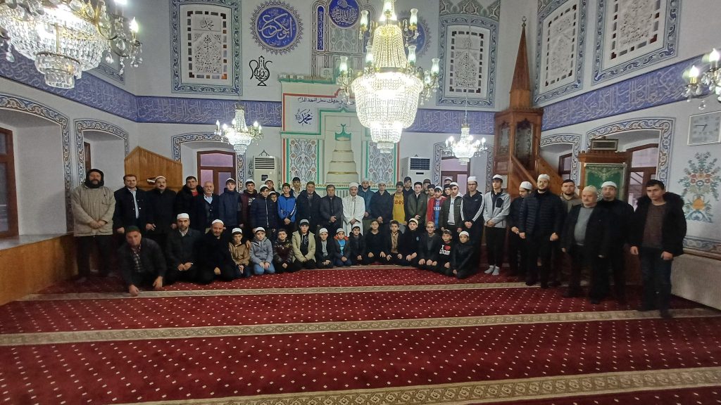 Arsin’de Sabah Namazı Buluşması Gerçekleştirildi