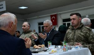 Vali Yıldırım, Tugay Komutanlığında Mehmetçikle İftar Yaptı