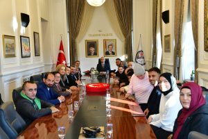 Vali Yıldırım, Dünya Engelliler Günü’nde Özel Bireylerle Buluştu