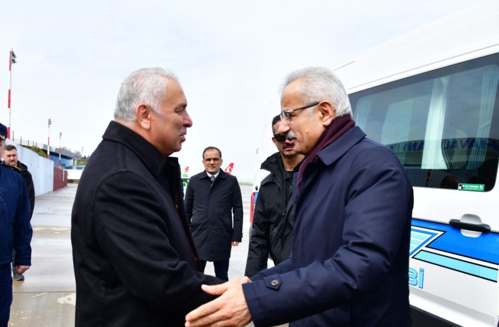Ulaştırma ve Altyapı Bakanı Abdulkadir Uraloğlu Trabzon’da