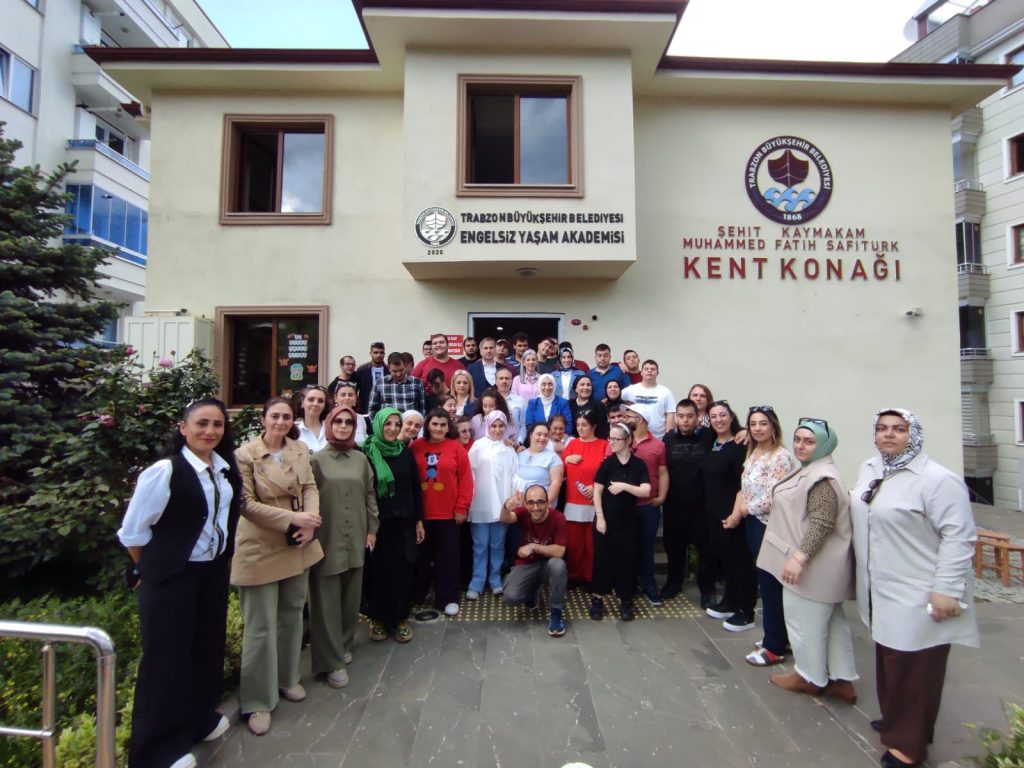 Engelsiz Yaşam Akademisi’nde Anlamlı Buluşma