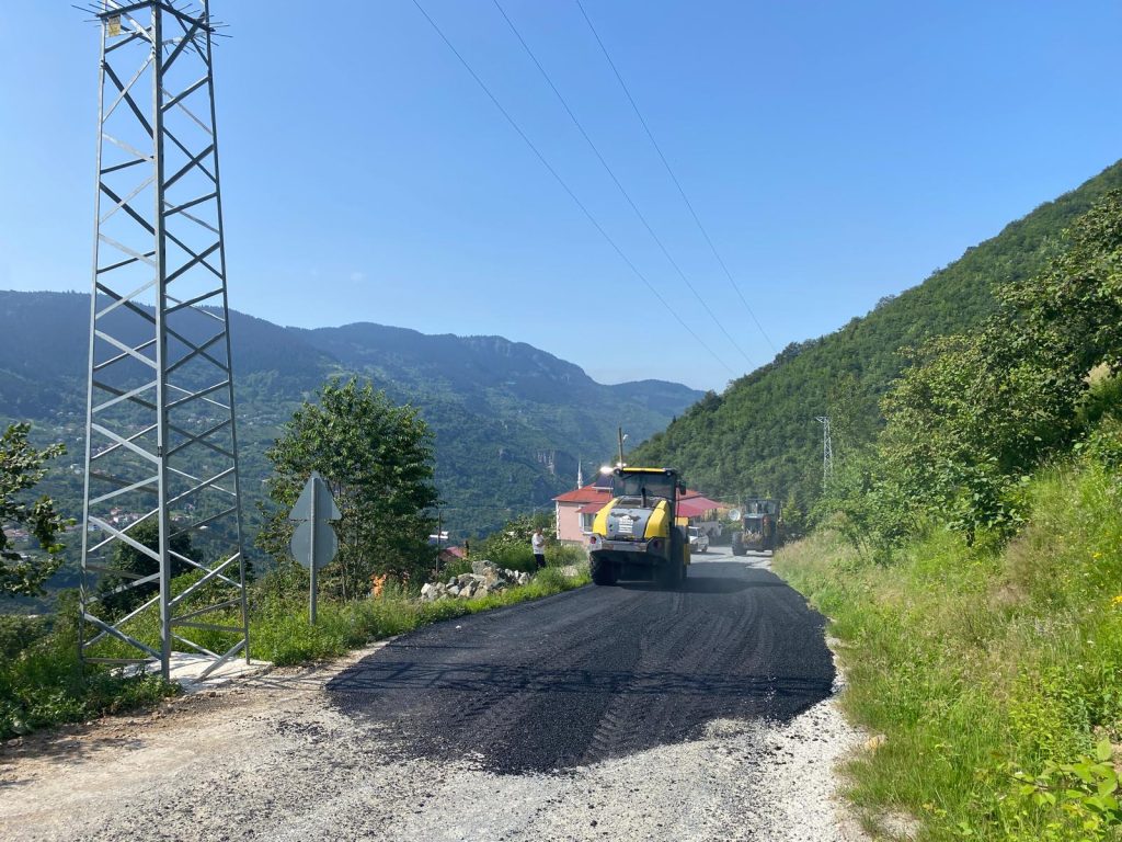Yol Çalışmaları Yoğun Tempoyla Sürüyor