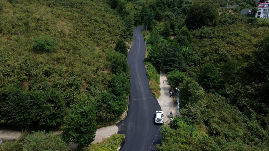 Büyükşehir Belediyesi Arsin’de Yılların Asfalt Sorununu Çözüyor