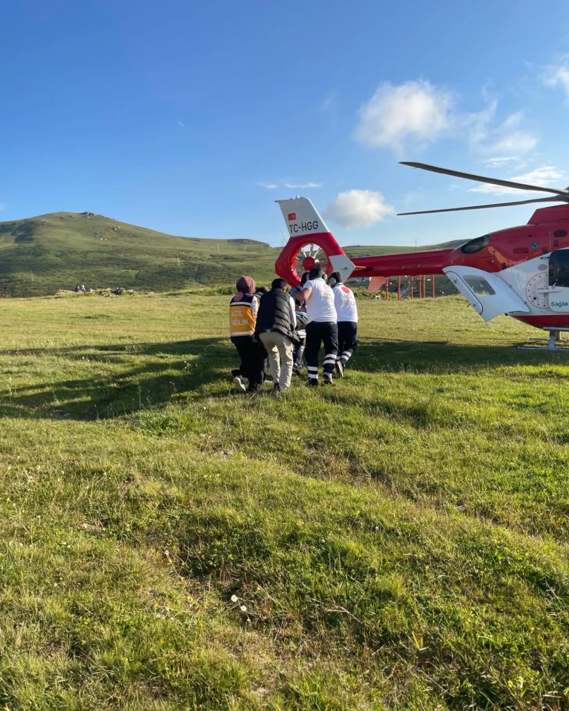 Helikopter Ambulans Düzköy Yaylasına Acil Hasta İçin Havalandı