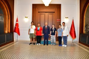 Vali Aziz Yıldırım, Dereceye Giren Özel Sporcuları Makamında Kabul Etti
