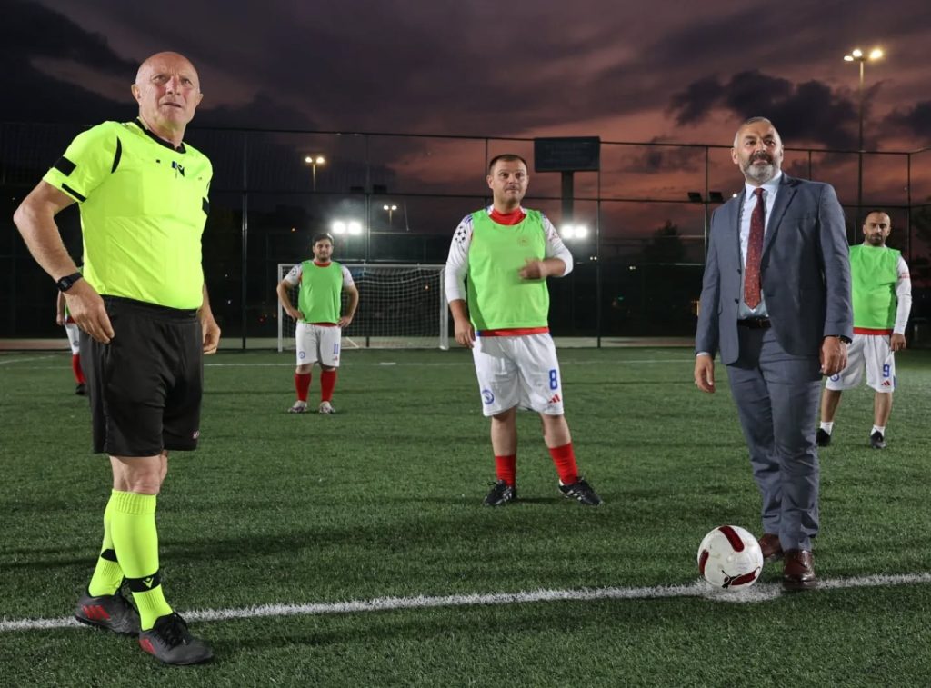 Arsin Belediyesi Geleneksel Halı Saha Futbol Turnuvası Başladı