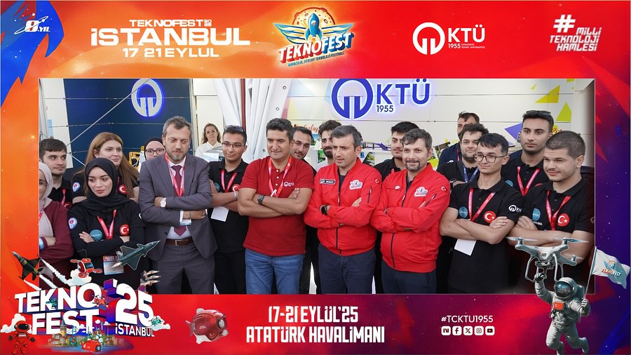 Selçuk Bayraktar’dan KTÜ Standına Ziyaret