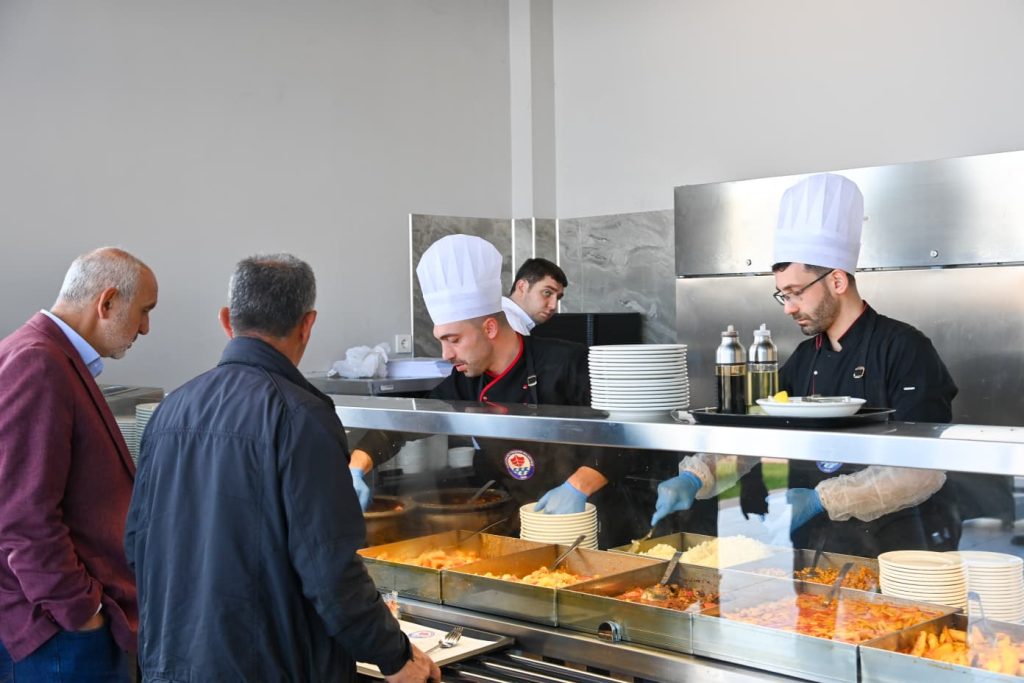 Büyükşehir’in Esnaf Lokantası’na Yoğun İlgi