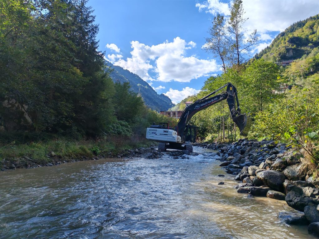 Yanbolu Vadisi’nde Dere Yatağı Tanzim Çalışmaları Başladı