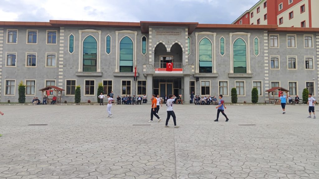 Yeşilyalı Mahallesi Hacı Hasan Efendi Külliyesi Kur’an Kursu Futbol Turnuvası Sona Erdi