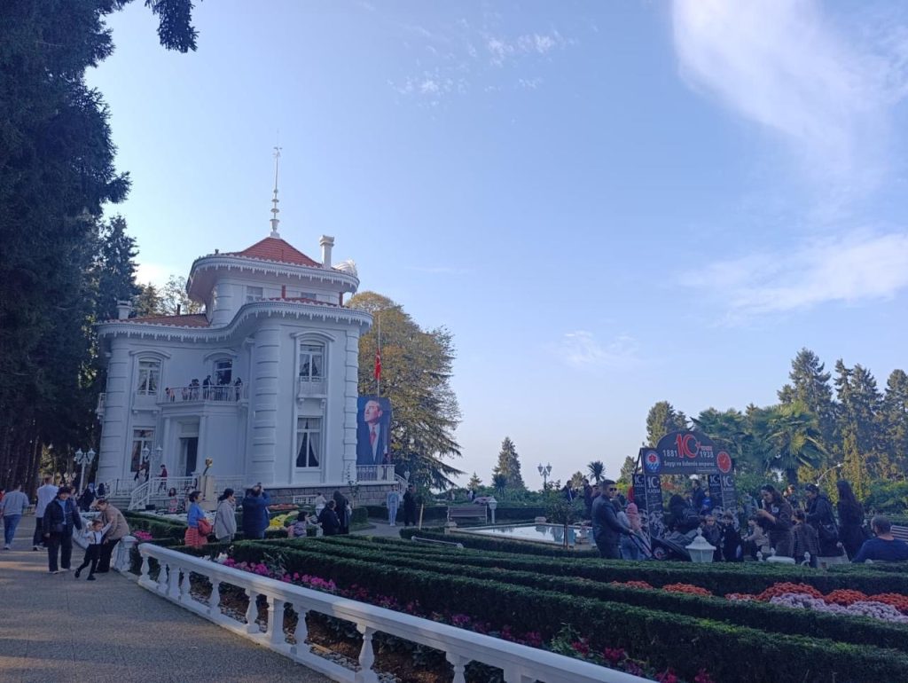 Atatürk Köşkü 10 Kasım’da Ziyaretçi Akınına Uğradı