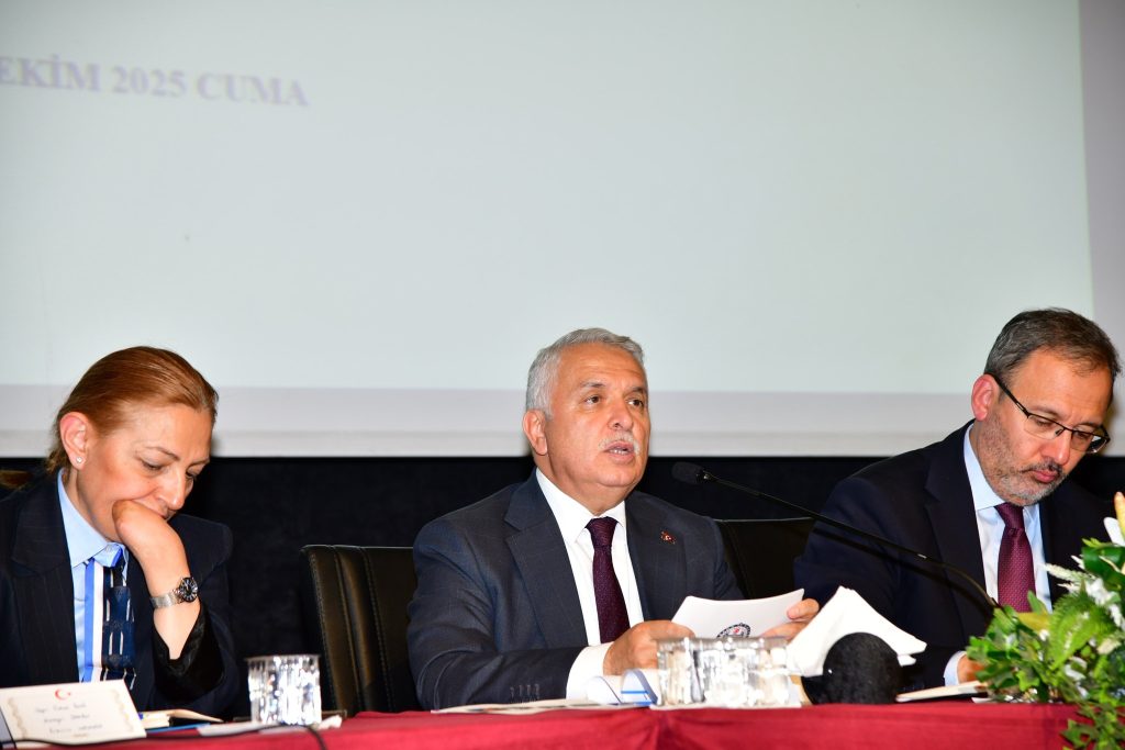 Vali Aziz Yıldırım, Engelli Bireylerin Sorunlarını Araştırma Komisyonu Karadeniz Bölge İstişare Toplantısına Katıldı