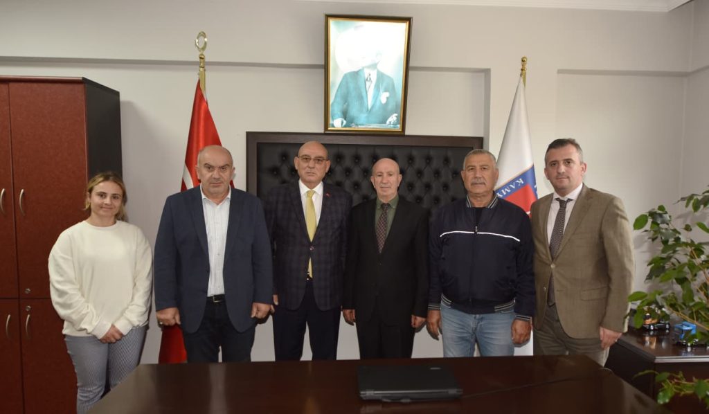 Başkan Kara’dan Kamyon Ve Kamyonetçiler Esnaf Odasına Ziyaret