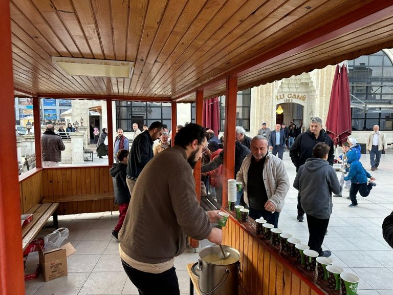 Arsin Ulu Camii’nde “Ailece Sabah Namazında Buluşuyoruz” Programı Gerçekleştirildi