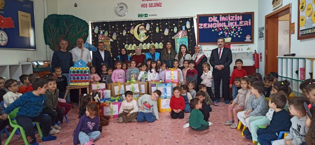 Arsin Anaokulu Öğrencilerinden Ramazan’da Anlamlı Yardım