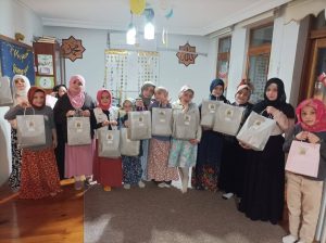 Arsin Merkez Kur’an Kursu’nda Ortaokul Öğrencilerine İftar Programı