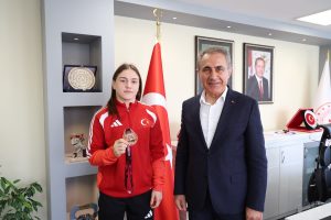 Avrupa Üçüncüsü Beyzanur Akkuş’tan İl Müdürlüğüne Ziyaret