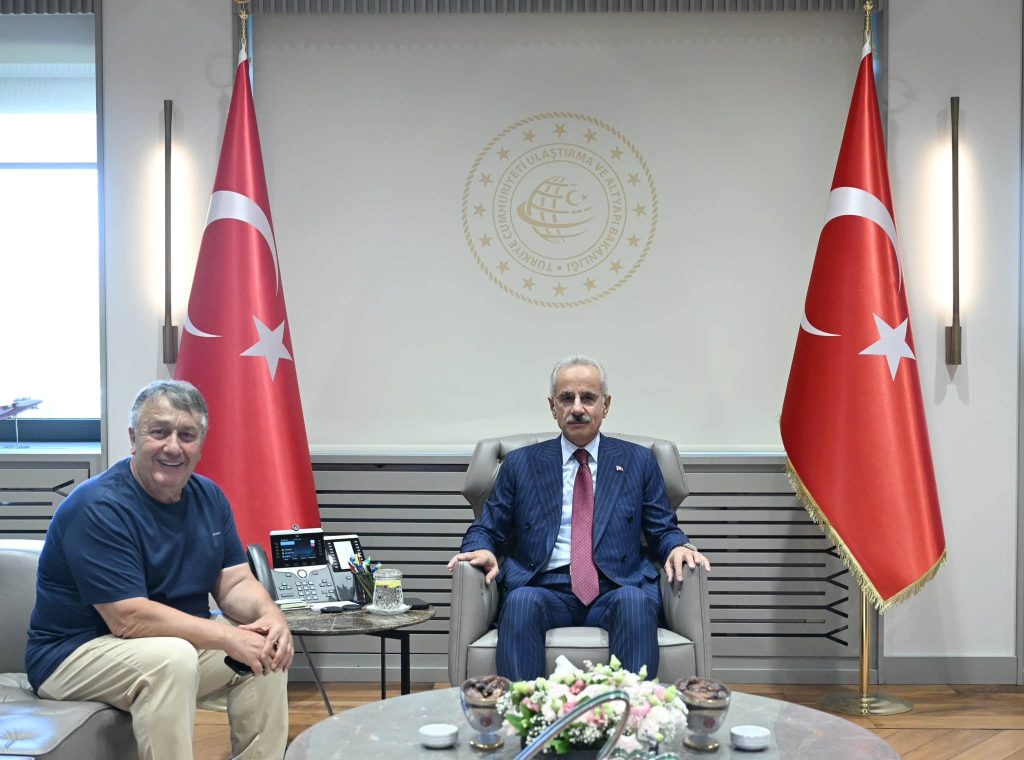 Bakan Uraloğlu, İsmail Türüt ve Yaşar Türüt’ü Ağırladı