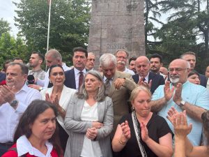 Aralarında Arsin İlçe Teşkilatının da Bulunduğu Bir Grup CHP’den Ayrılarak Yeni Parti’ye Katıldı