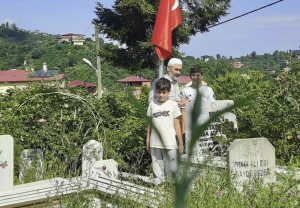 Arsin’de 15 Temmuz Şehitleri Kabirleri Başında Anıldı