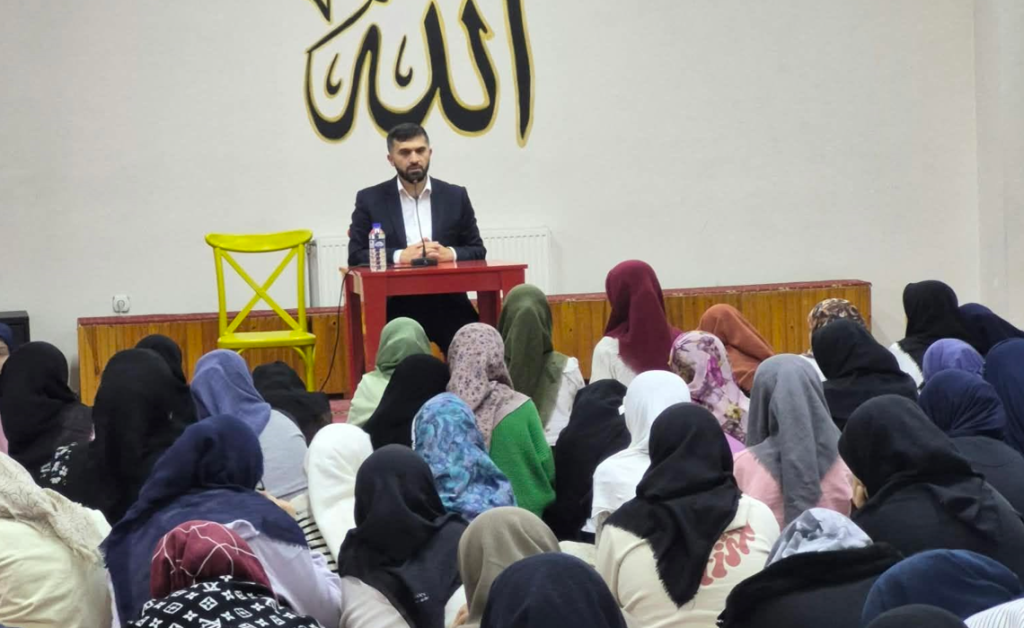 Arsin Müftüsü Kömürcü’den Kur’an Kursu Öğrencilerine Ziyaret